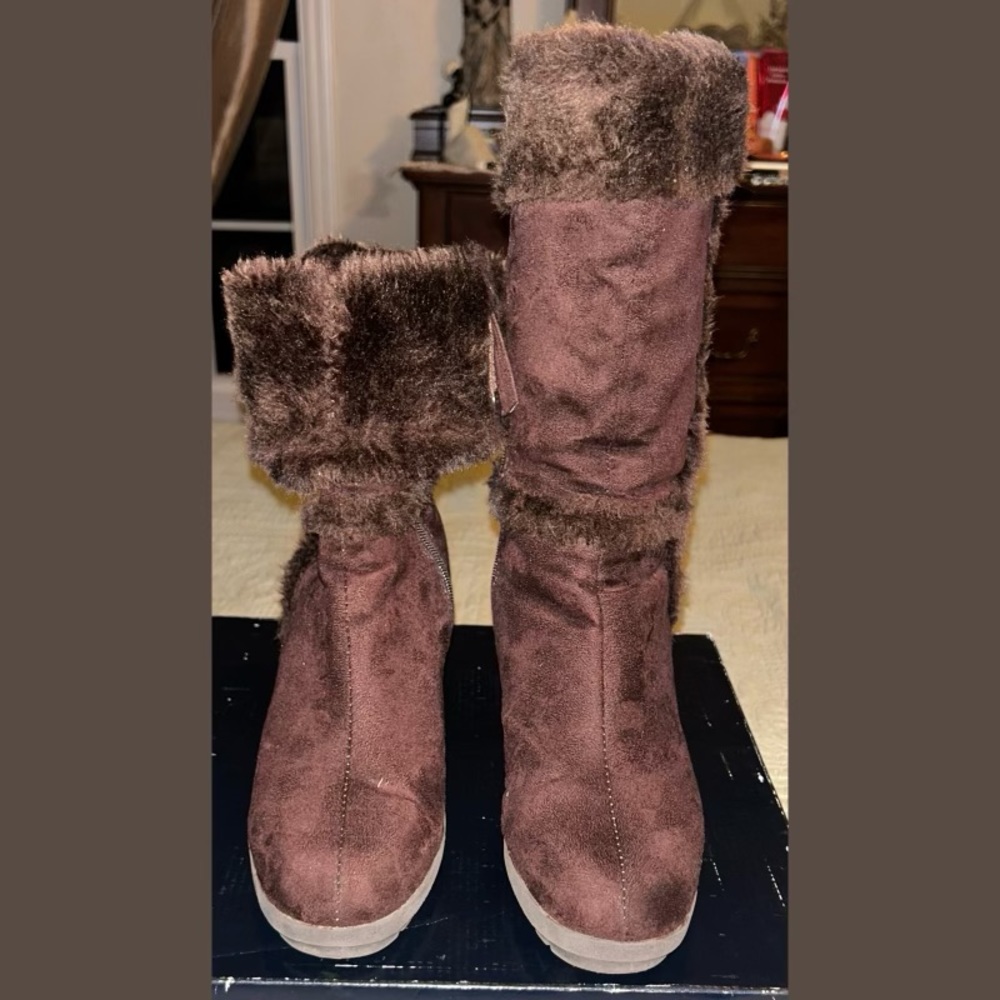 Wedge boots